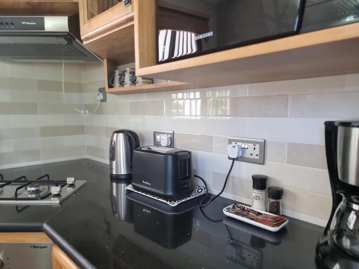 Drake Seaside Studio Apartments Bel Ombre ภายนอก รูปภาพ