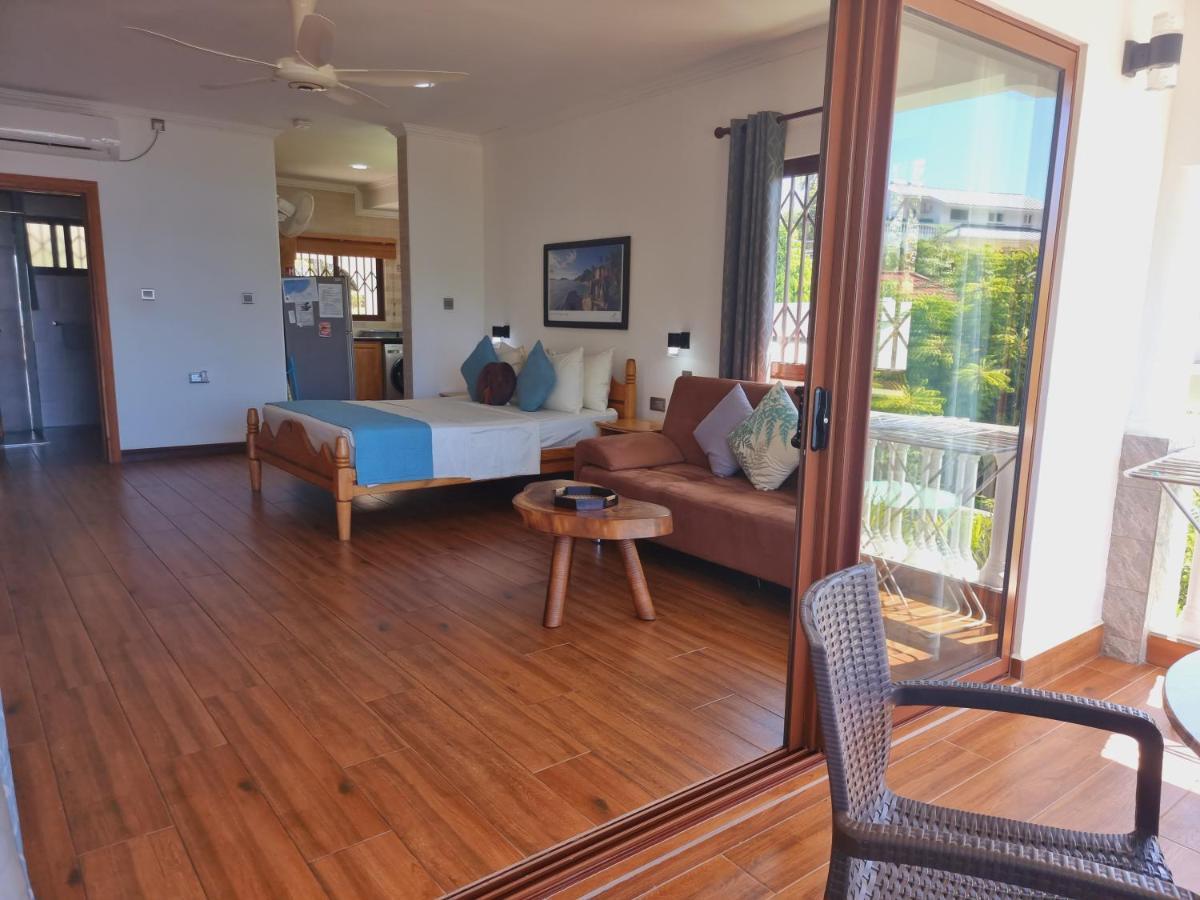 Drake Seaside Studio Apartments Bel Ombre ภายนอก รูปภาพ