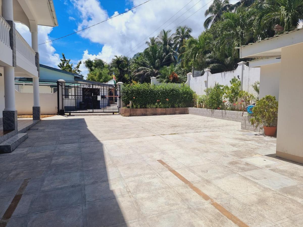 Drake Seaside Studio Apartments Bel Ombre ภายนอก รูปภาพ